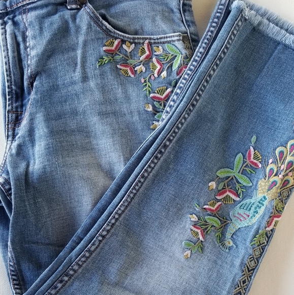 Johnny Was Denim - Johnny Was embroidered crop jeans